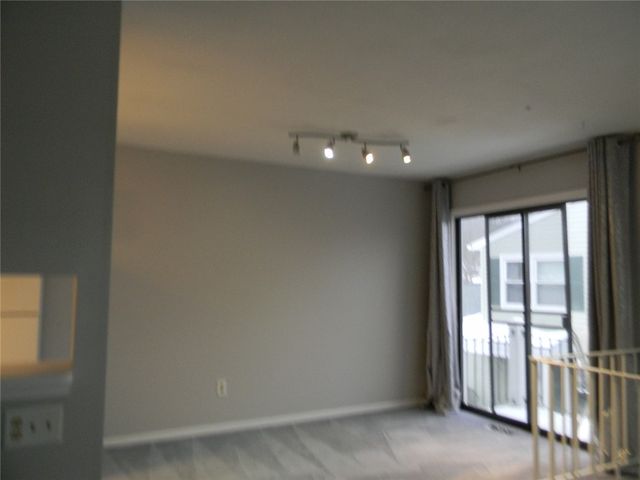 7 Falcon Lane West, Perinton, NY 14450