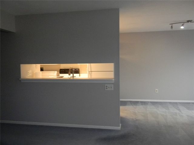 7 Falcon Lane West, Perinton, NY 14450