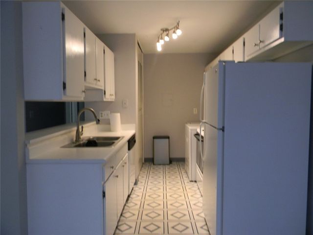 7 Falcon Lane West, Perinton, NY 14450