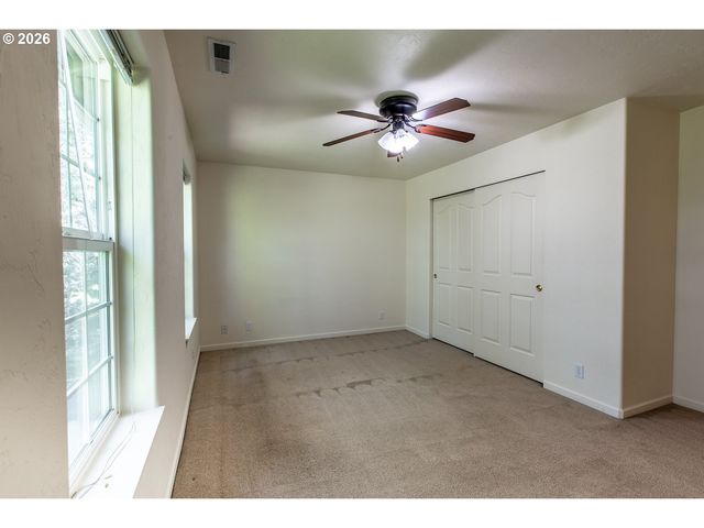 2737 HALLMARK Ln, Eugene, OR 97405