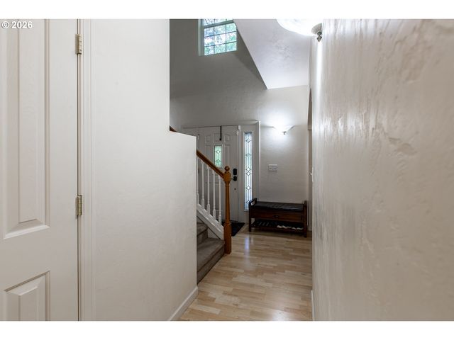 2737 HALLMARK Ln, Eugene, OR 97405