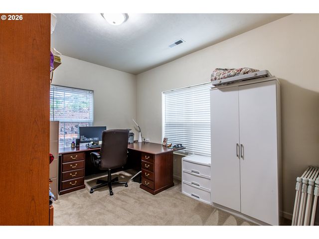 2737 HALLMARK Ln, Eugene, OR 97405