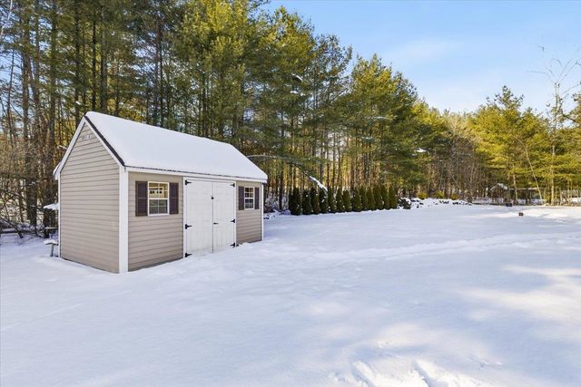 10 Berlang Road, Londonderry, NH 03053