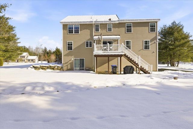 10 Berlang Road, Londonderry, NH 03053