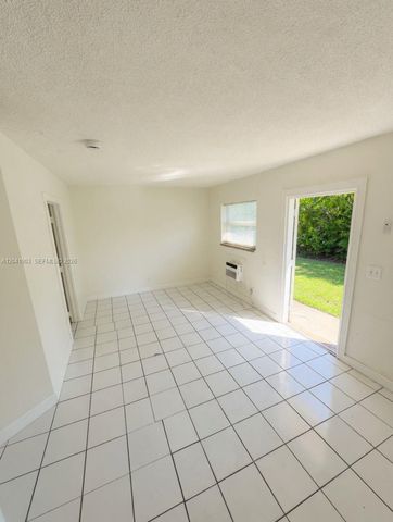 262 SW 23rd Street 15, Fort Lauderdale, FL 33315