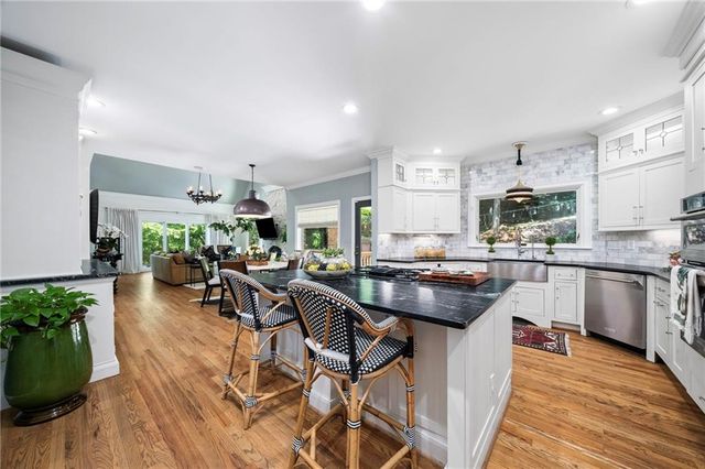 2150 River Cliff Drive, Roswell, GA 30076