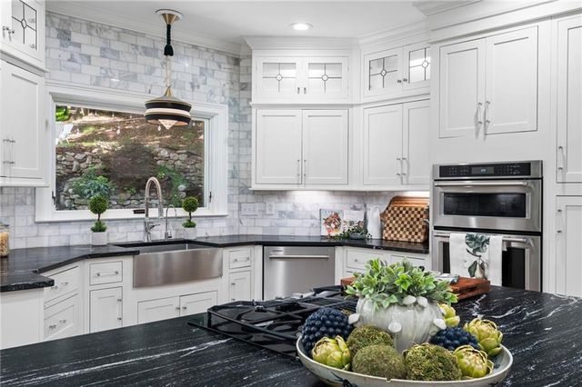 2150 River Cliff Drive, Roswell, GA 30076