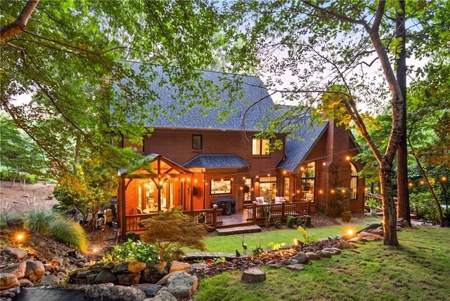 2150 River Cliff Drive, Roswell, GA 30076