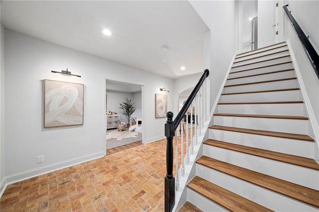 2150 River Cliff Drive, Roswell, GA 30076