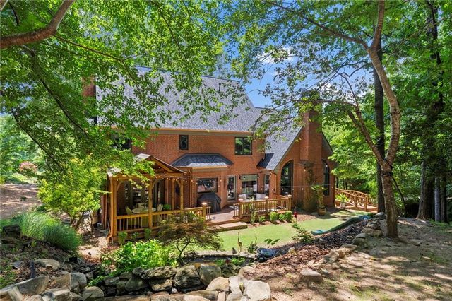 2150 River Cliff Drive, Roswell, GA 30076