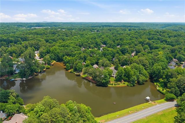 2150 River Cliff Drive, Roswell, GA 30076