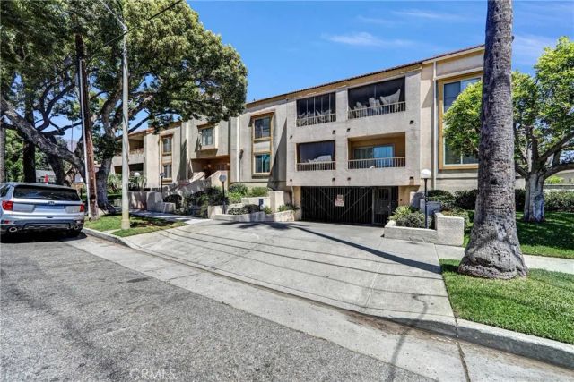 430 N Holliston 104, Pasadena, CA 91106