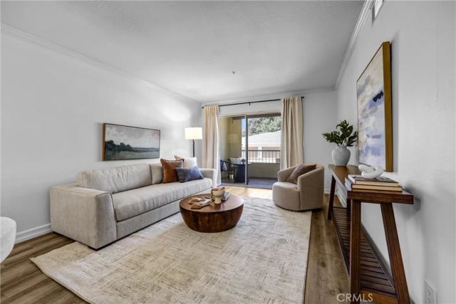 430 N Holliston 104, Pasadena, CA 91106