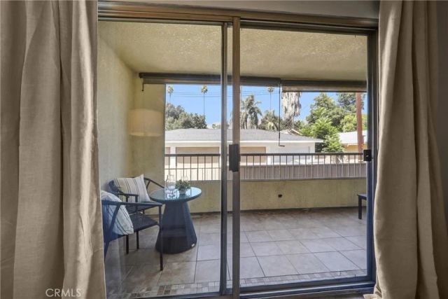 430 N Holliston 104, Pasadena, CA 91106