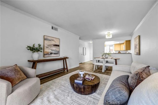430 N Holliston 104, Pasadena, CA 91106