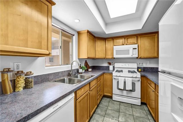 430 N Holliston 104, Pasadena, CA 91106