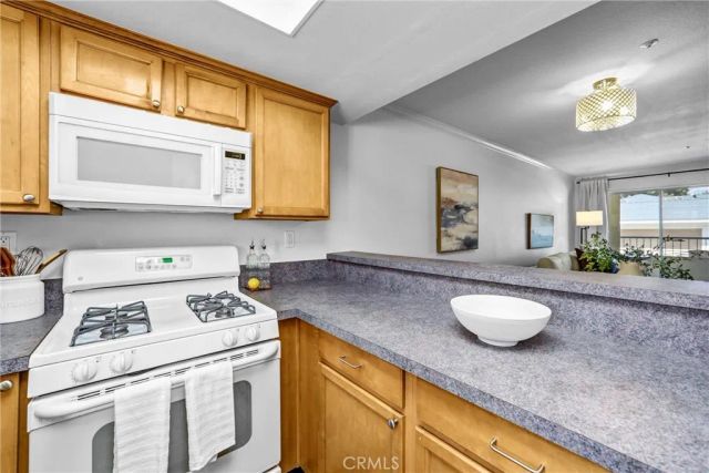 430 N Holliston 104, Pasadena, CA 91106