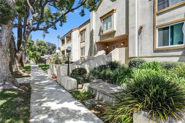 430 N Holliston 104, Pasadena, CA 91106