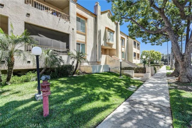 430 N Holliston 104, Pasadena, CA 91106