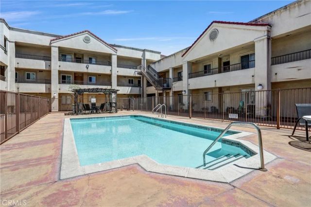 430 N Holliston 104, Pasadena, CA 91106