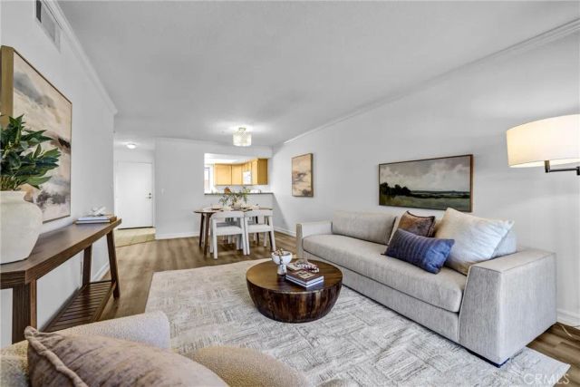 430 N Holliston 104, Pasadena, CA 91106