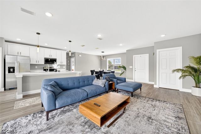 2008 NW 24th PL, Cape Coral, FL 33993