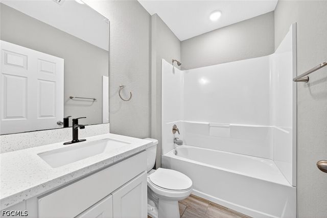 2008 NW 24th PL, Cape Coral, FL 33993