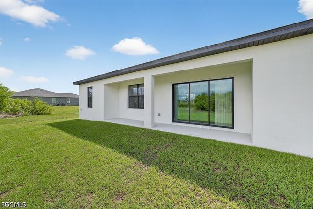 2008 NW 24th PL, Cape Coral, FL 33993