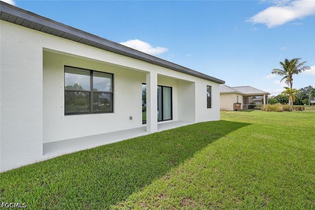 2008 NW 24th PL, Cape Coral, FL 33993