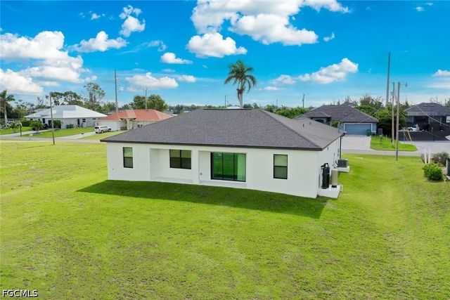 2008 NW 24th PL, Cape Coral, FL 33993