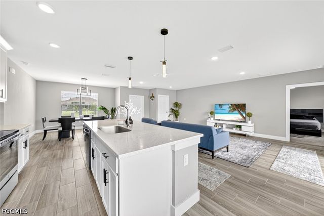 2008 NW 24th PL, Cape Coral, FL 33993