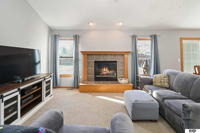 2301 N 83 Street, Lincoln, NE 68507