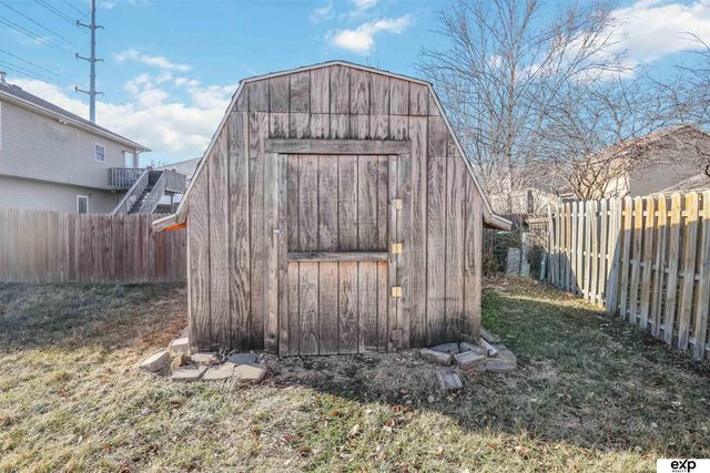 2301 N 83 Street, Lincoln, NE 68507