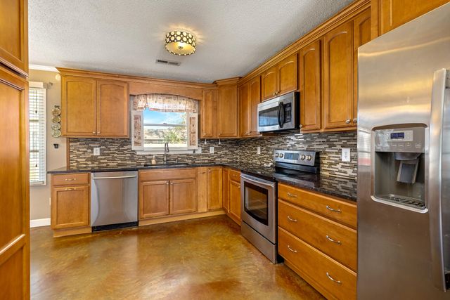 2285 Treetop Lane, Sumter, SC 29154