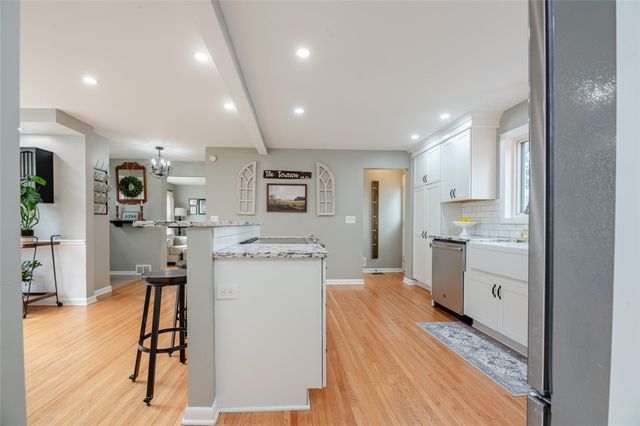 556 Wimbledon Road, Irondequoit, NY 14617