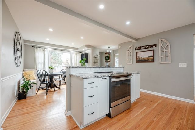 556 Wimbledon Road, Irondequoit, NY 14617