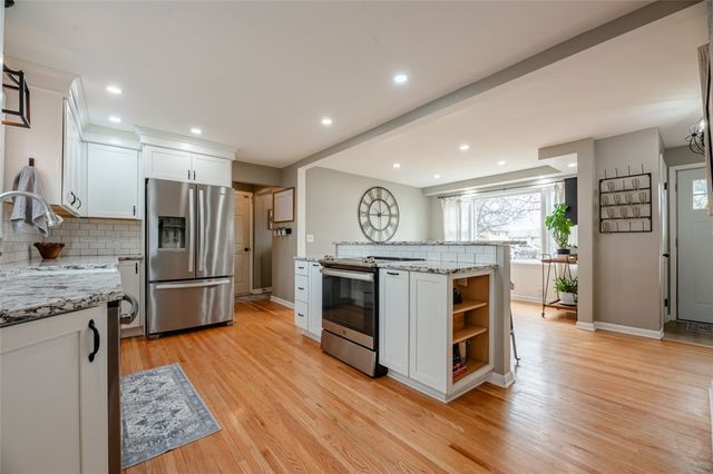 556 Wimbledon Road, Irondequoit, NY 14617