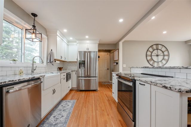 556 Wimbledon Road, Irondequoit, NY 14617