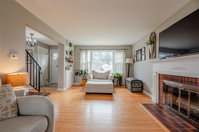 556 Wimbledon Road, Irondequoit, NY 14617