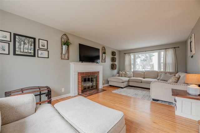 556 Wimbledon Road, Irondequoit, NY 14617