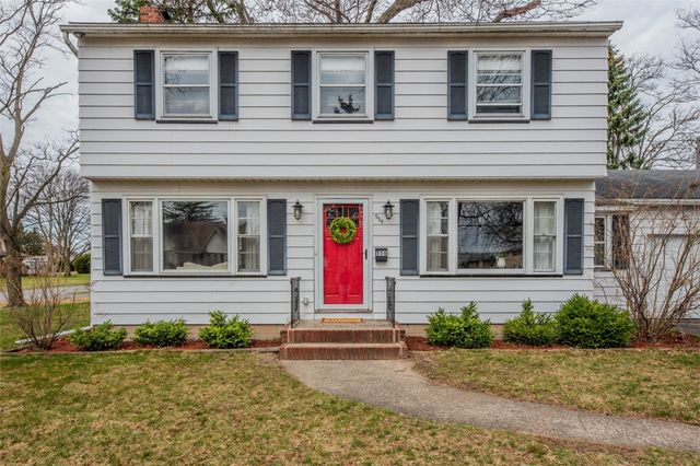 556 Wimbledon Road, Irondequoit, NY 14617