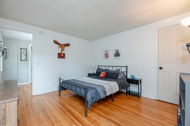 556 Wimbledon Road, Irondequoit, NY 14617