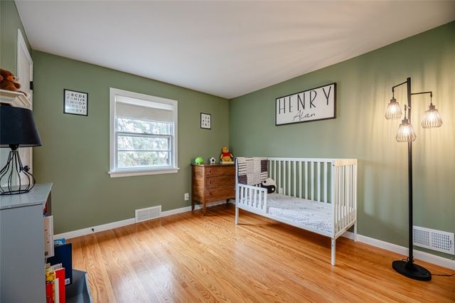 556 Wimbledon Road, Irondequoit, NY 14617