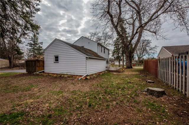 556 Wimbledon Road, Irondequoit, NY 14617