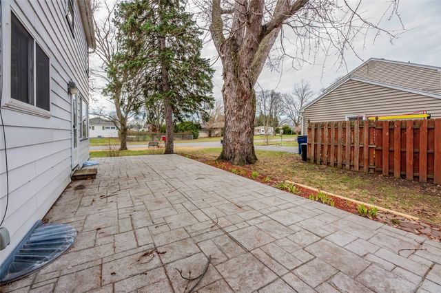 556 Wimbledon Road, Irondequoit, NY 14617