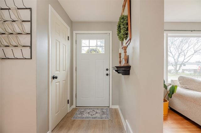 556 Wimbledon Road, Irondequoit, NY 14617