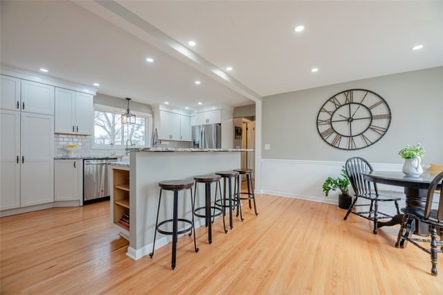 556 Wimbledon Road, Irondequoit, NY 14617