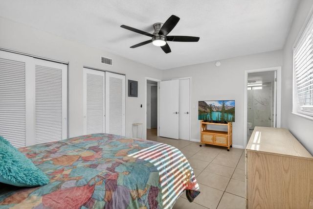 2615 NE 1st Court 201, Boynton Beach, FL 33435