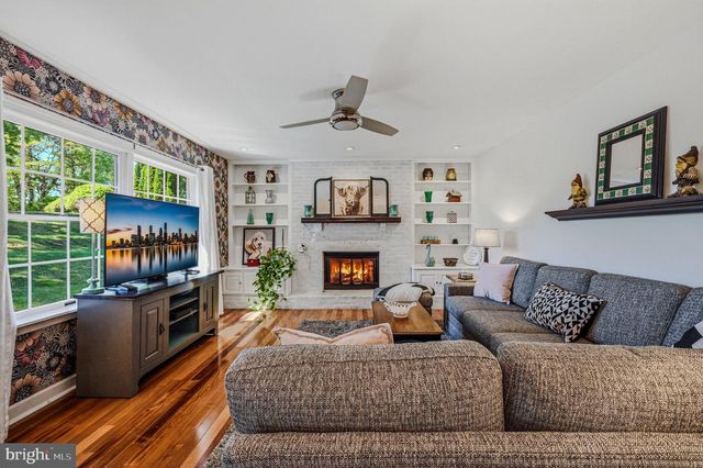 14 CAROUSEL CT, Wilmington, DE 19808