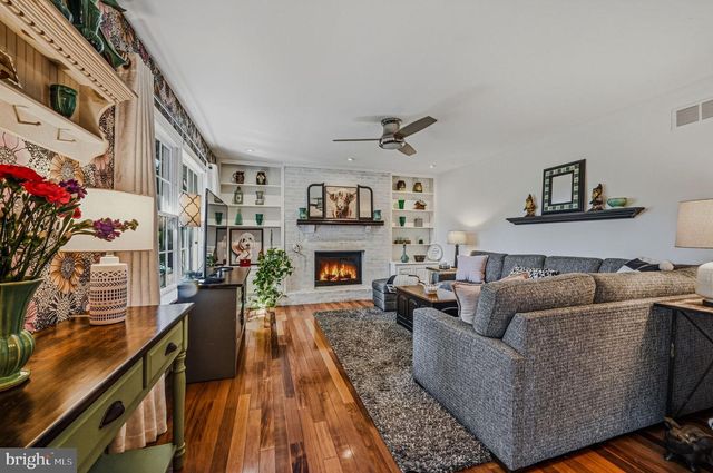 14 CAROUSEL CT, Wilmington, DE 19808